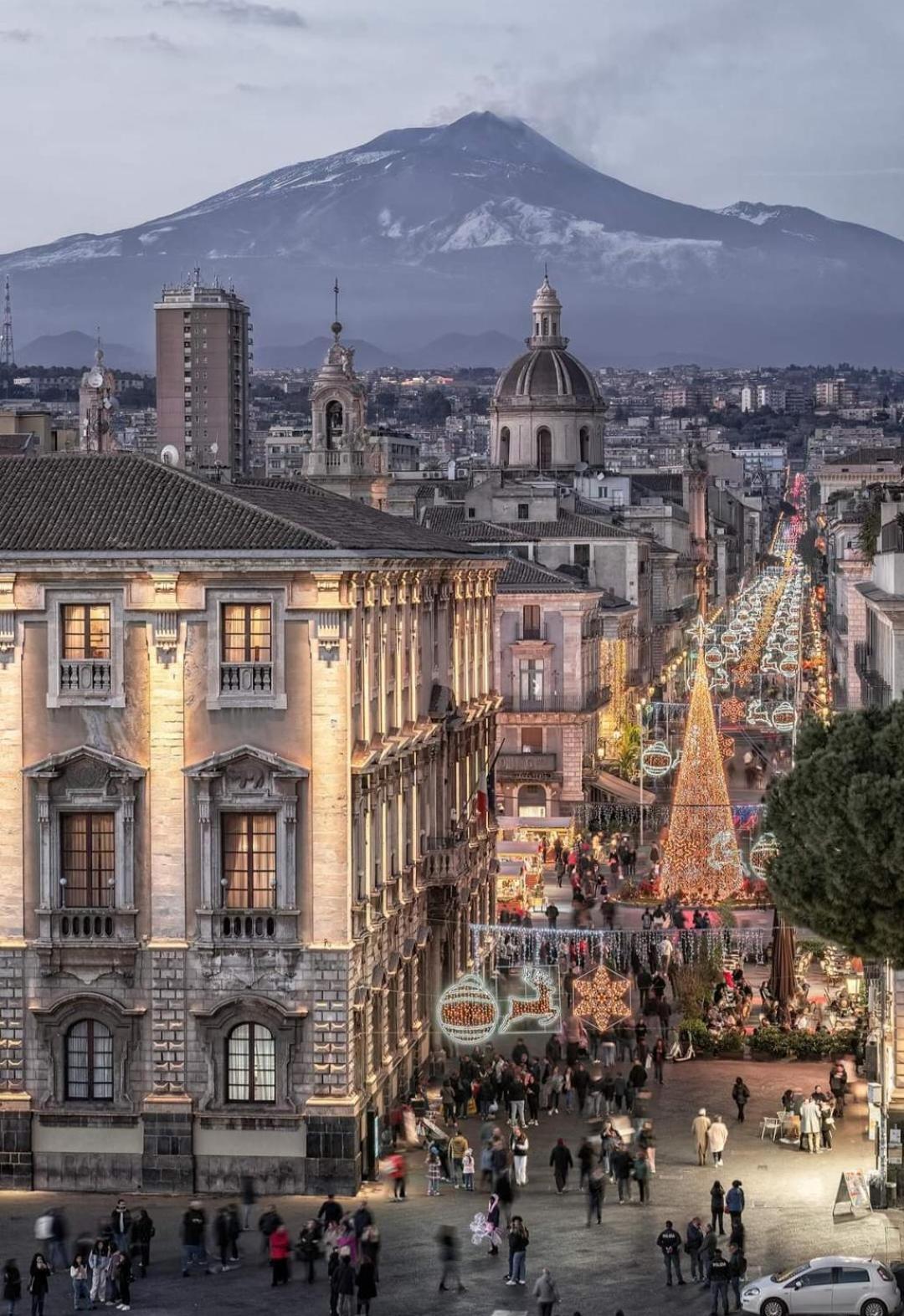 Casa Vacanze Al Teatro カターニア エクステリア 写真